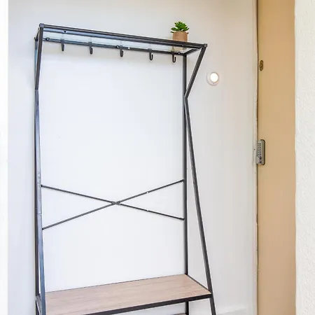 Le Magenta, Proche De La Place Wilson * Ντιζόν