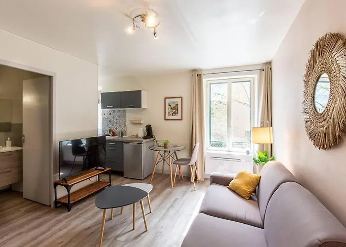 Le Magenta, Proche De La Place Wilson Apartmán